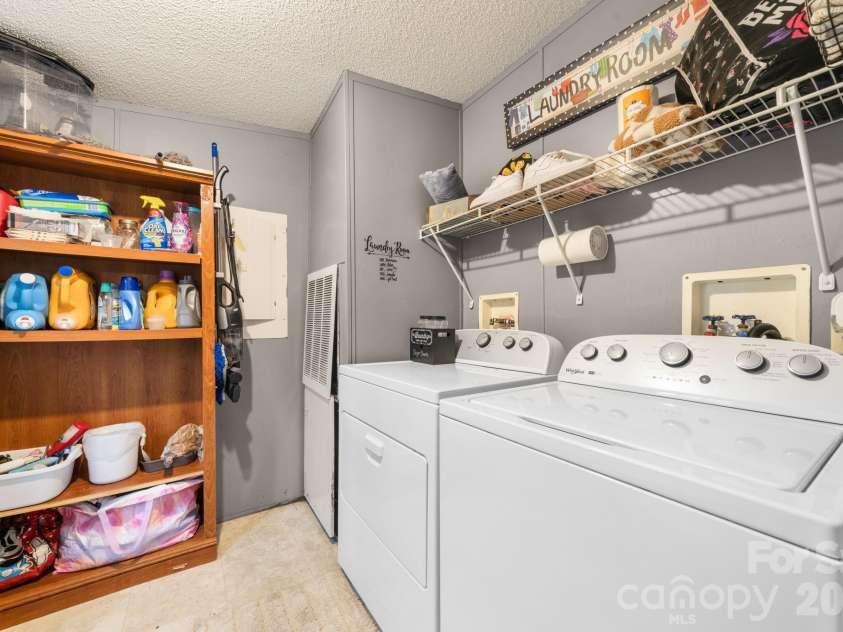 157 Broad Meadow Drive, Statesville, NC 28677.  MLS# CAR4343930, YatesRealty ID 3967. 