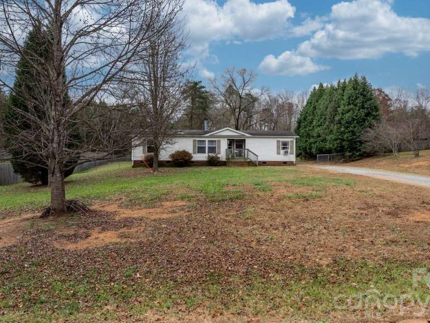 157 Broad Meadow Drive, Statesville, NC 28677.  MLS# CAR4343930, YatesRealty ID 3967. 