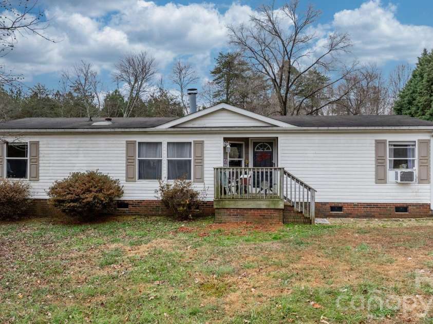 157 Broad Meadow Drive, Statesville, NC 28677.  MLS# CAR4343930, YatesRealty ID 3967. 