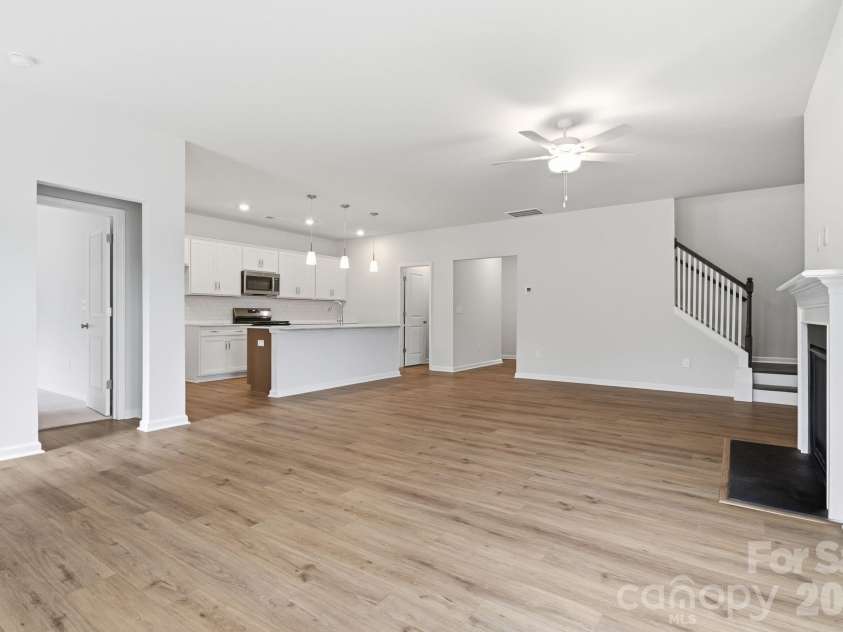 204 Rodeo Drive, Shelby, NC 28150.  MLS# CAR4346538, YatesRealty ID 39670. Great Room