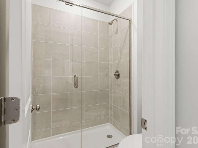 205 Rodeo Drive, Shelby, NC 28150.  MLS# CAR4342609, YatesRealty ID 39672. Secondary Bathroom