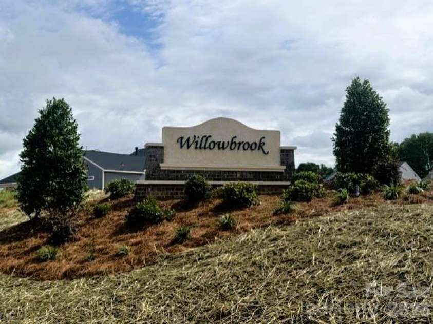 205 Rodeo Drive, Shelby, NC 28150.  MLS# CAR4342609, YatesRealty ID 39672. Willowbrook Monument