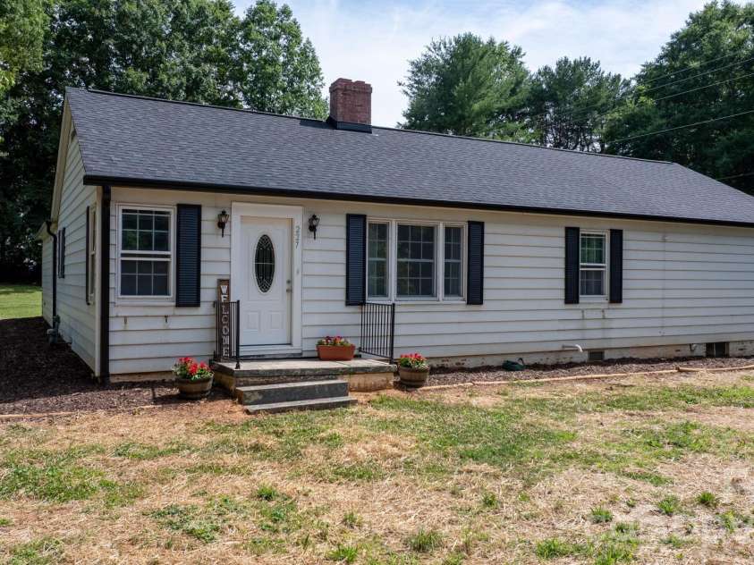 227 27th Street, Newton, NC 28658.  MLS# CAR4395127, YatesRealty ID 39674. 