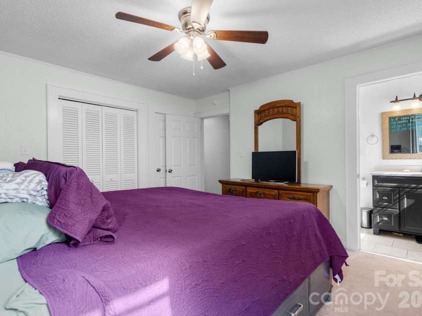 227 27th Street, Newton, NC 28658.  MLS# CAR4395127, YatesRealty ID 39674. 