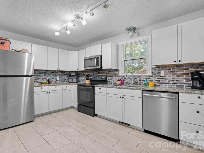 227 27th Street, Newton, NC 28658.  MLS# CAR4395127, YatesRealty ID 39674. 