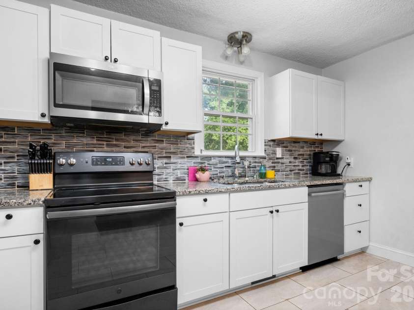 227 27th Street, Newton, NC 28658.  MLS# CAR4395127, YatesRealty ID 39674. 