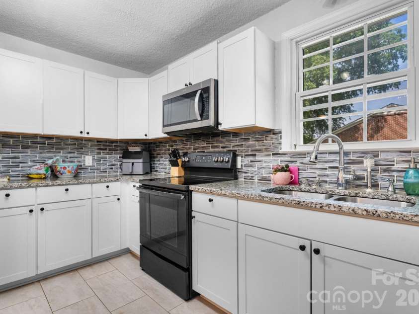 227 27th Street, Newton, NC 28658.  MLS# CAR4395127, YatesRealty ID 39674. 