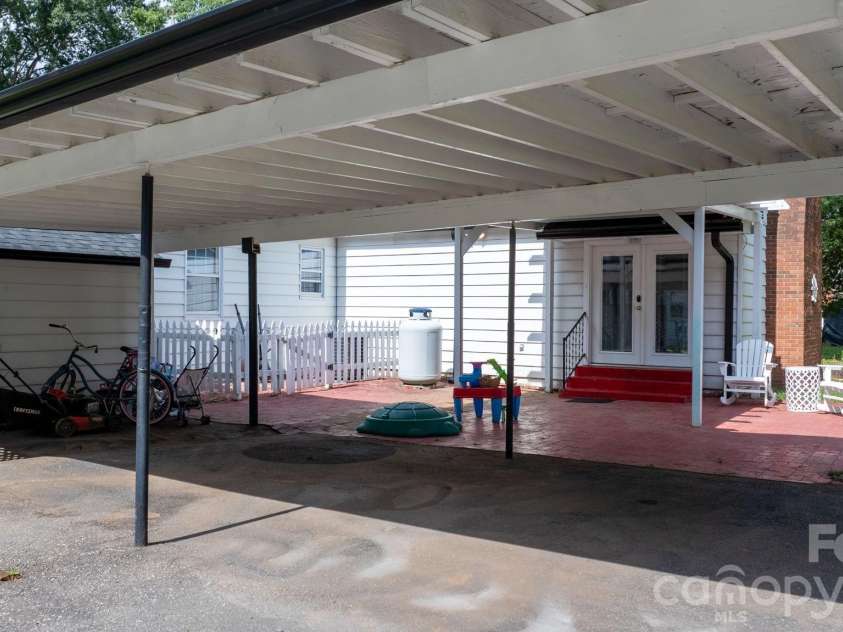 227 27th Street, Newton, NC 28658.  MLS# CAR4395127, YatesRealty ID 39674. 