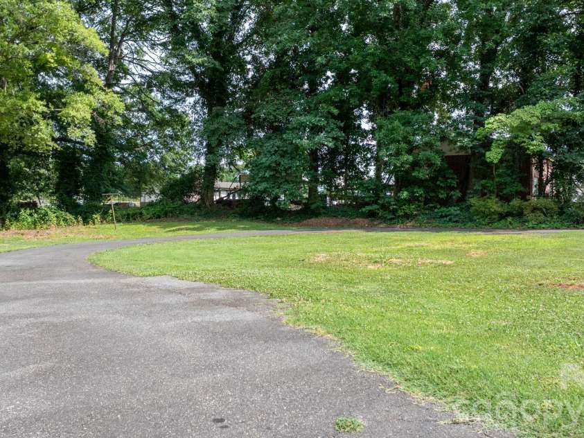 227 27th Street, Newton, NC 28658.  MLS# CAR4395127, YatesRealty ID 39674. 