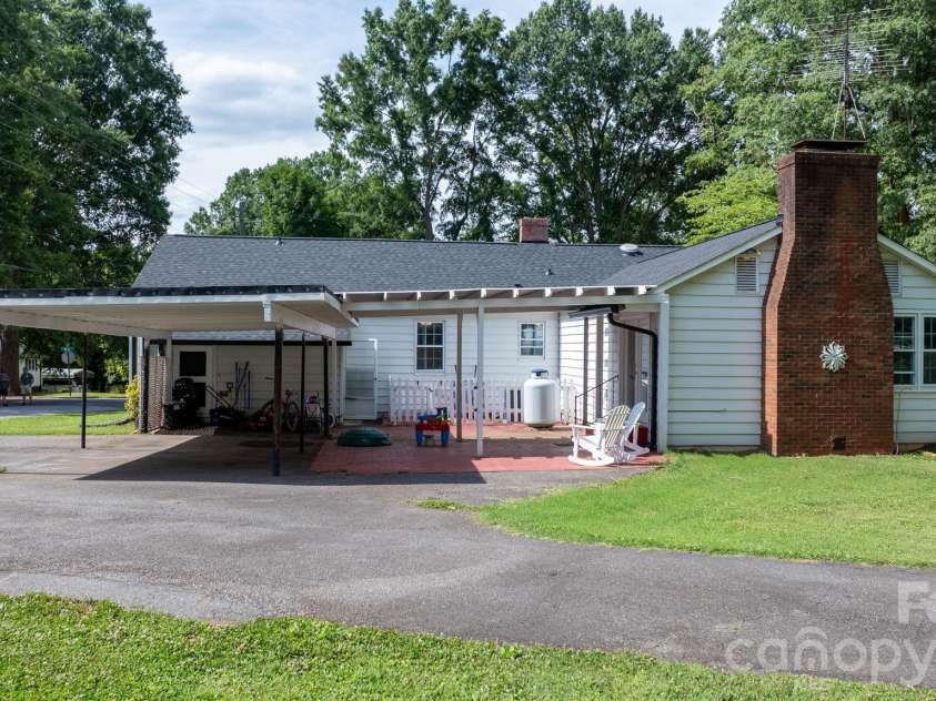 227 27th Street, Newton, NC 28658.  MLS# CAR4395127, YatesRealty ID 39674. 