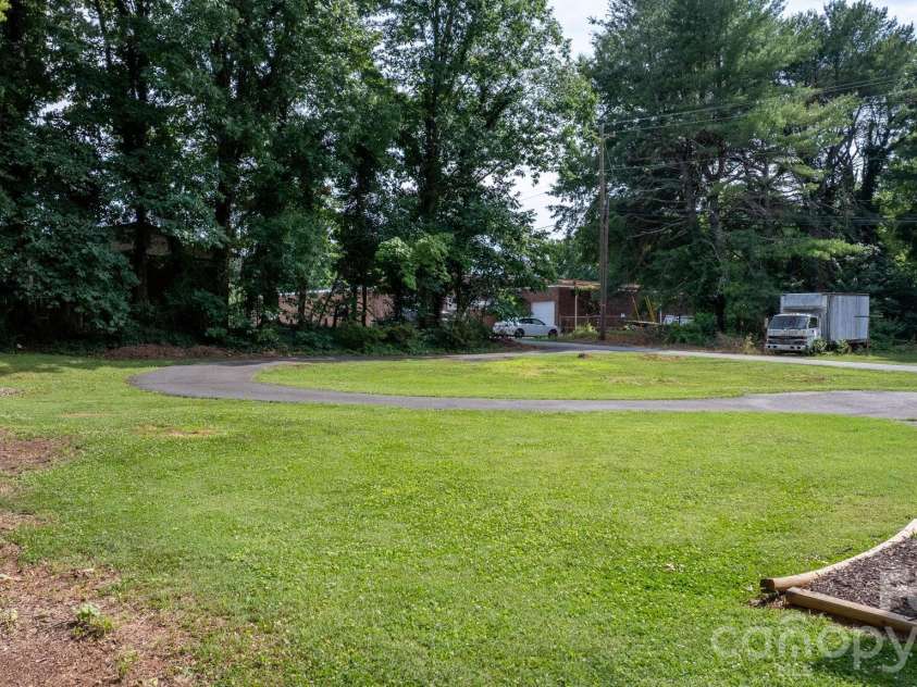 227 27th Street, Newton, NC 28658.  MLS# CAR4395127, YatesRealty ID 39674. 