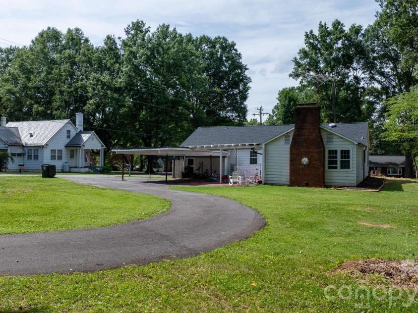 227 27th Street, Newton, NC 28658.  MLS# CAR4395127, YatesRealty ID 39674. 