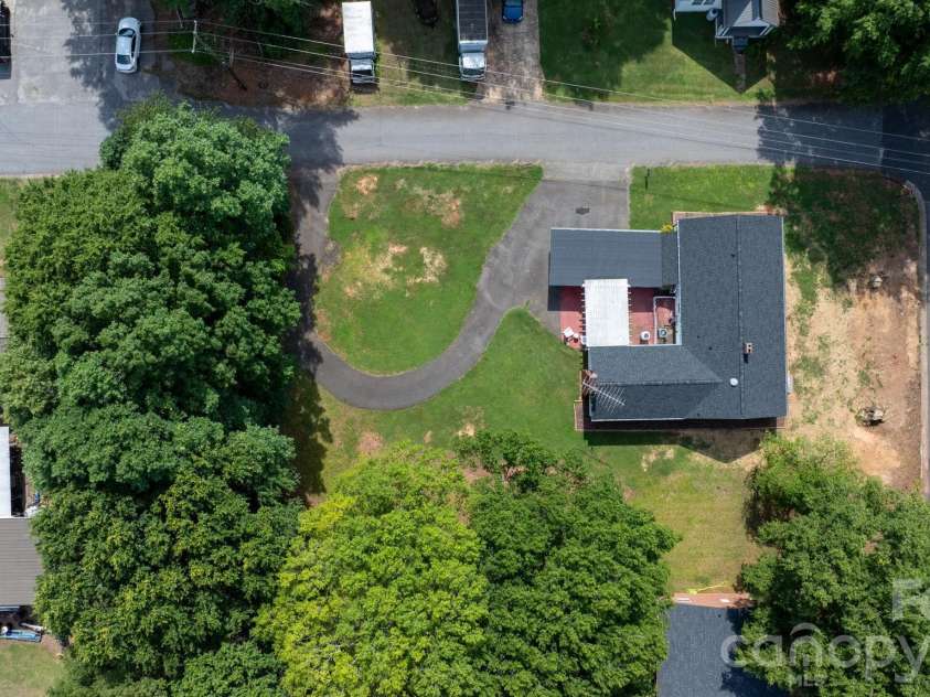 227 27th Street, Newton, NC 28658.  MLS# CAR4395127, YatesRealty ID 39674. 