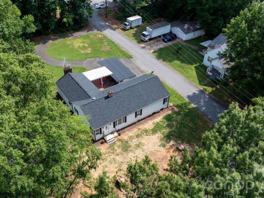 227 27th Street, Newton, NC 28658.  MLS# CAR4395127, YatesRealty ID 39674. 