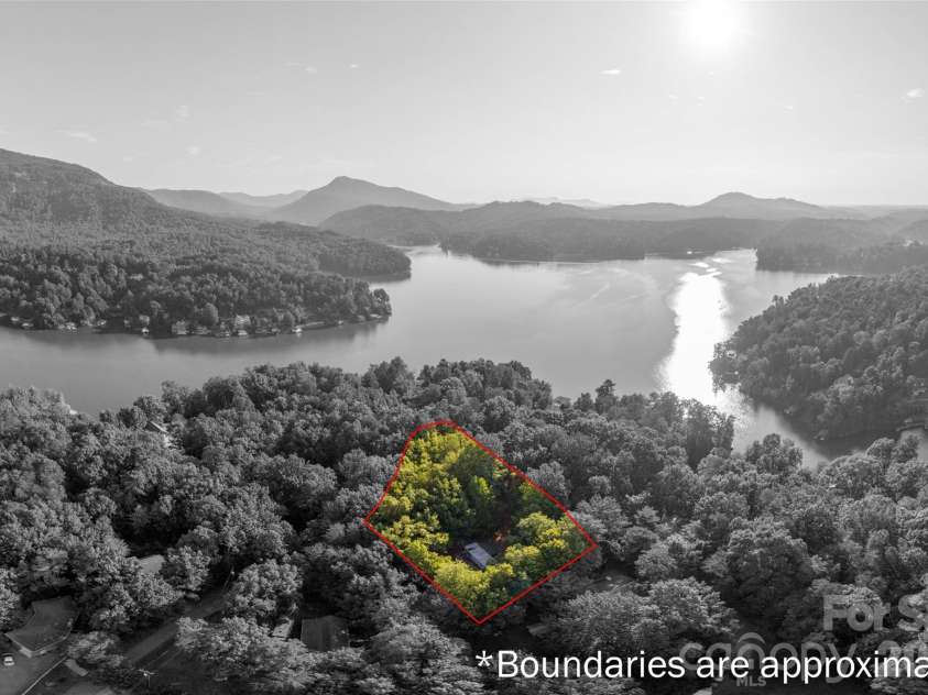 174 Laurel Lane, Lake Lure, NC 28746.  MLS# CAR4402159, YatesRealty ID 39675. 