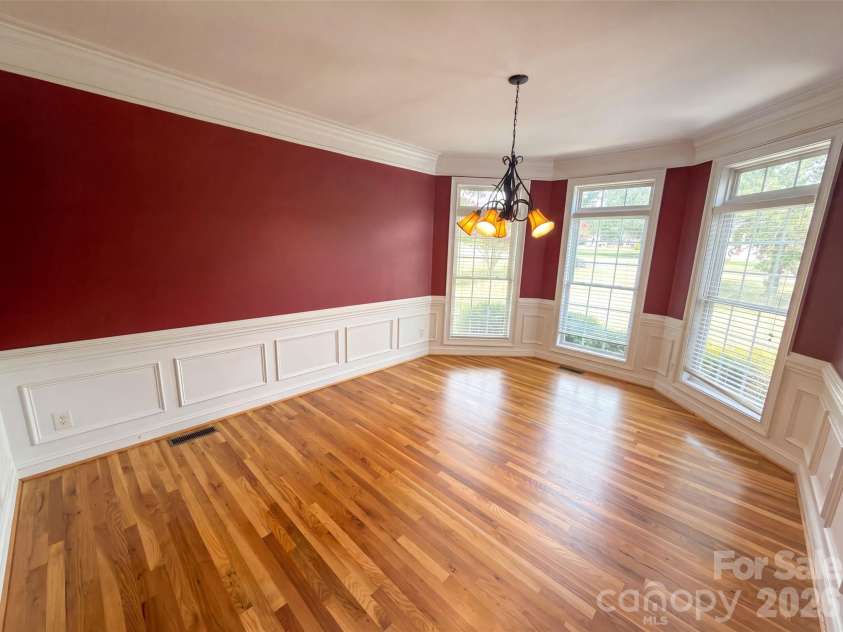 9721 Arlington Oaks Drive, Charlotte, NC 28227.  MLS# CAR4407398, YatesRealty ID 39677. 