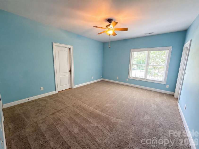 9721 Arlington Oaks Drive, Charlotte, NC 28227.  MLS# CAR4407398, YatesRealty ID 39677. 