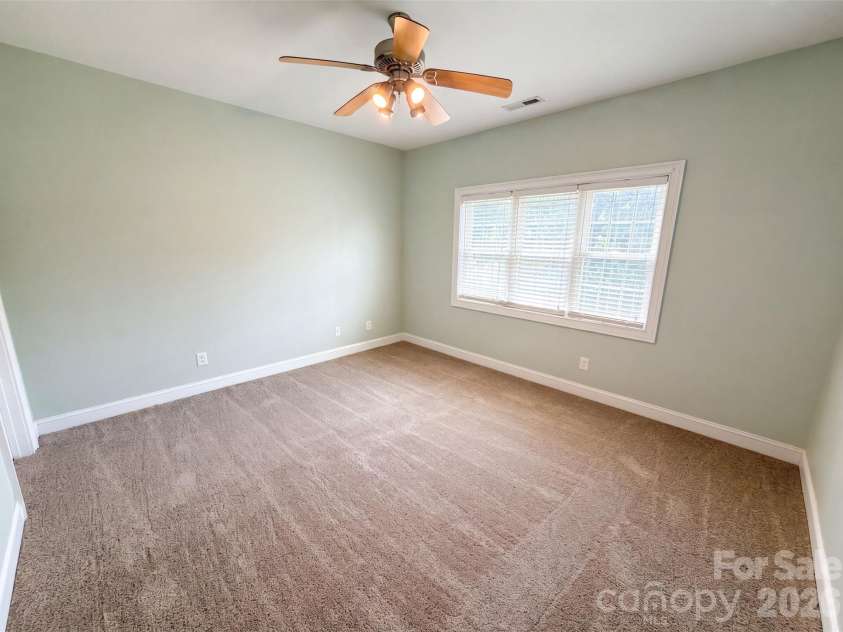 9721 Arlington Oaks Drive, Charlotte, NC 28227.  MLS# CAR4407398, YatesRealty ID 39677. 