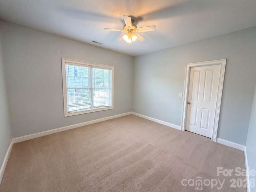 9721 Arlington Oaks Drive, Charlotte, NC 28227.  MLS# CAR4407398, YatesRealty ID 39677. 