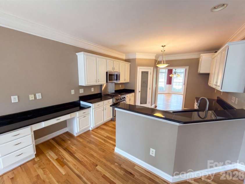 9721 Arlington Oaks Drive, Charlotte, NC 28227.  MLS# CAR4407398, YatesRealty ID 39677. 