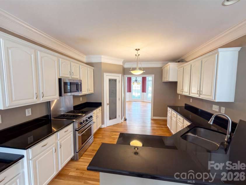 9721 Arlington Oaks Drive, Charlotte, NC 28227.  MLS# CAR4407398, YatesRealty ID 39677. 