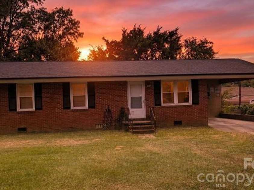 608 Catawba Street, Chester, SC 29706.  MLS# CAR4407269, YatesRealty ID 39678. 