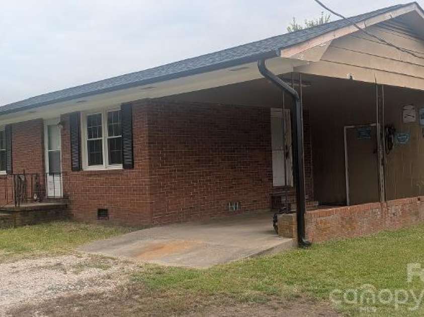 608 Catawba Street, Chester, SC 29706.  MLS# CAR4407269, YatesRealty ID 39678. 