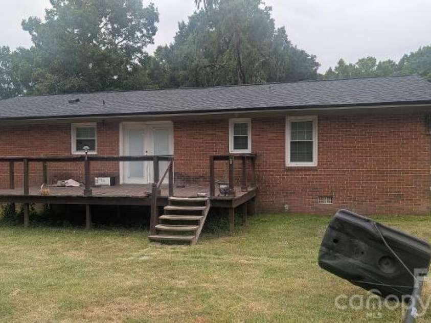 608 Catawba Street, Chester, SC 29706.  MLS# CAR4407269, YatesRealty ID 39678. 