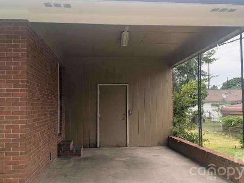608 Catawba Street, Chester, SC 29706.  MLS# CAR4407269, YatesRealty ID 39678. 