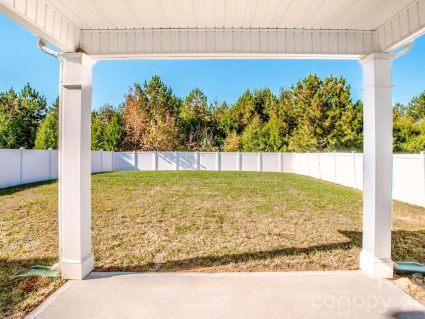 129 Candlelight Way, Mooresville, NC 28115.  MLS# CAR4319006, YatesRealty ID 3968. 