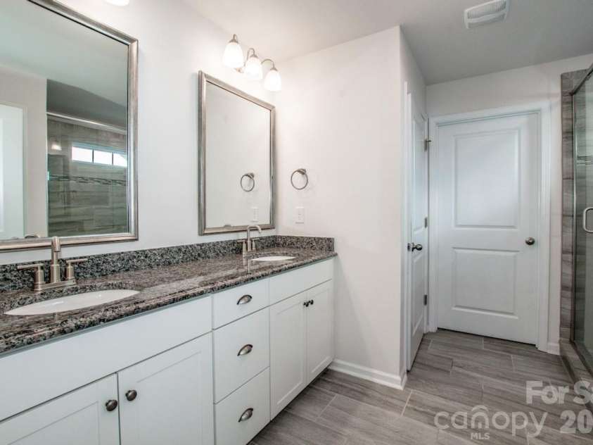 129 Candlelight Way, Mooresville, NC 28115.  MLS# CAR4319006, YatesRealty ID 3968. 