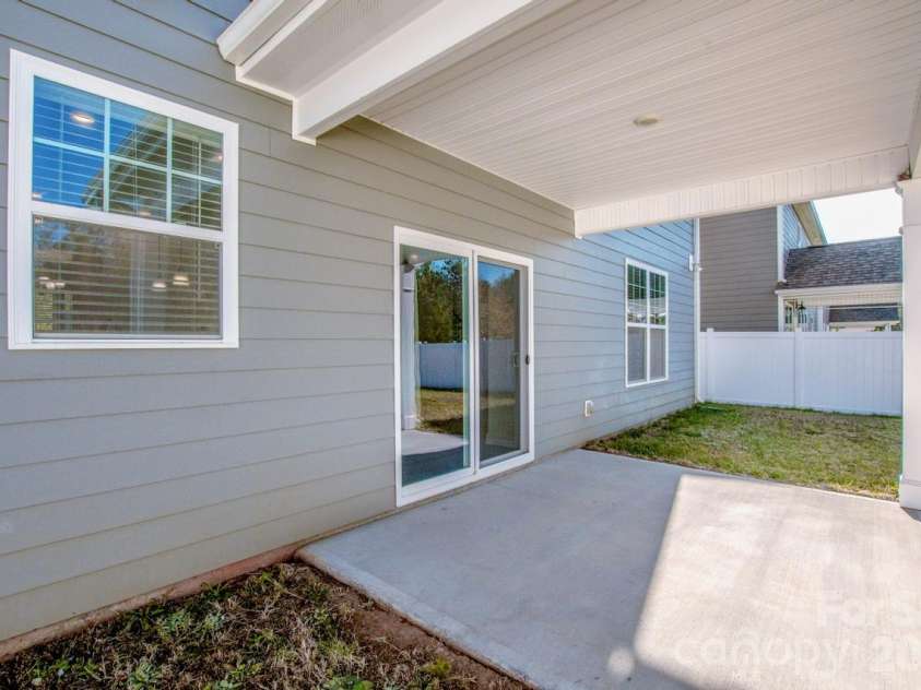 129 Candlelight Way, Mooresville, NC 28115.  MLS# CAR4319006, YatesRealty ID 3968. 