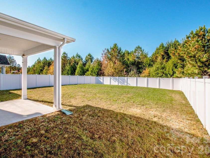 129 Candlelight Way, Mooresville, NC 28115.  MLS# CAR4319006, YatesRealty ID 3968. 