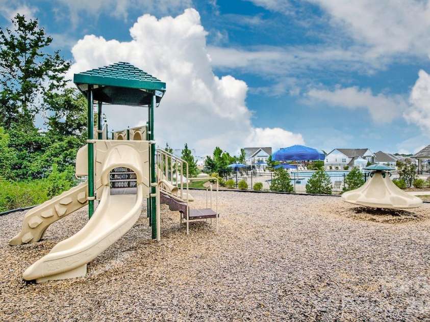 129 Candlelight Way, Mooresville, NC 28115.  MLS# CAR4319006, YatesRealty ID 3968. 