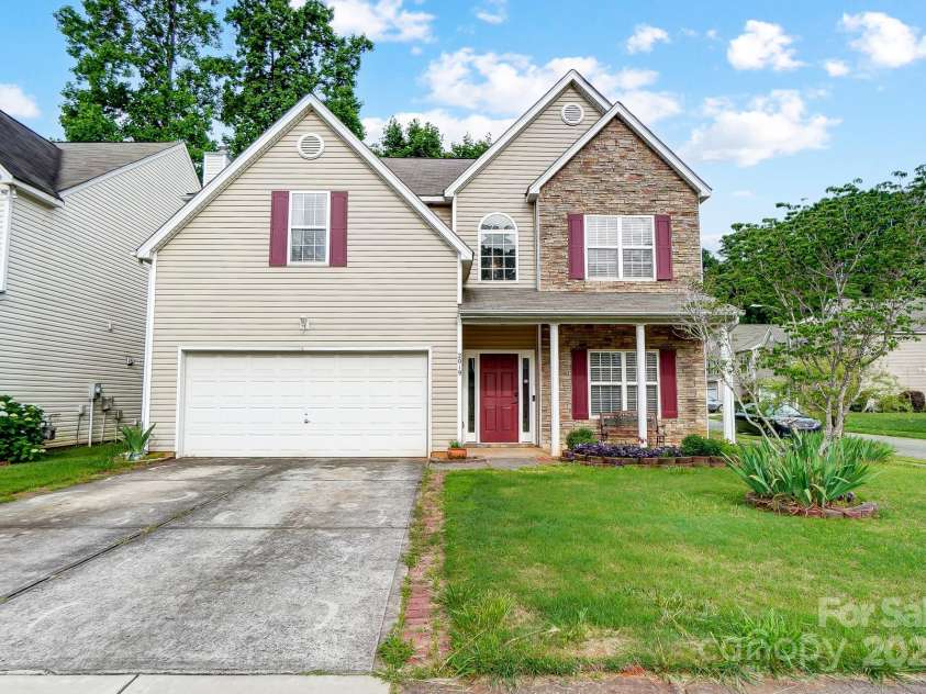 2019 Aberglen Drive, Charlotte, NC 28262.  MLS# CAR4323043, YatesRealty ID 3968. 