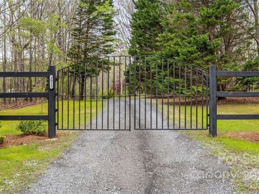 3011 Paraham Road, York, SC 29745.  MLS# CAR3848811, YatesRealty ID 3968. 