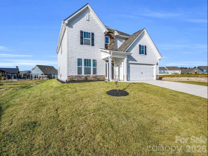 23 Silverthorne Court, Hendersonville, NC 28792.  MLS# CAR4406094, YatesRealty ID 39682. 