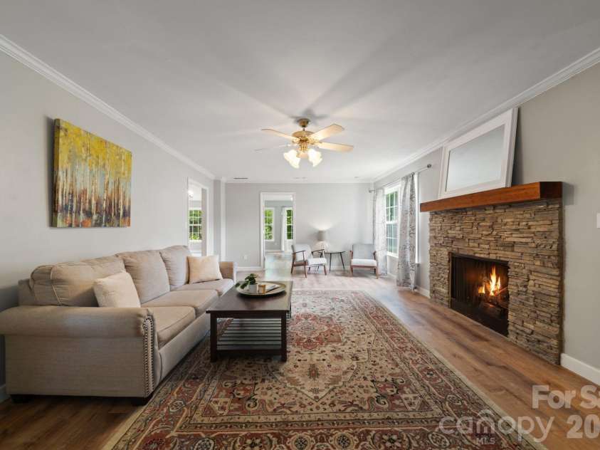 1040 Thorncrest Drive, Fletcher, NC 28732.  MLS# CAR4399278, YatesRealty ID 39684. 