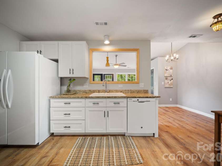1040 Thorncrest Drive, Fletcher, NC 28732.  MLS# CAR4399278, YatesRealty ID 39684. 