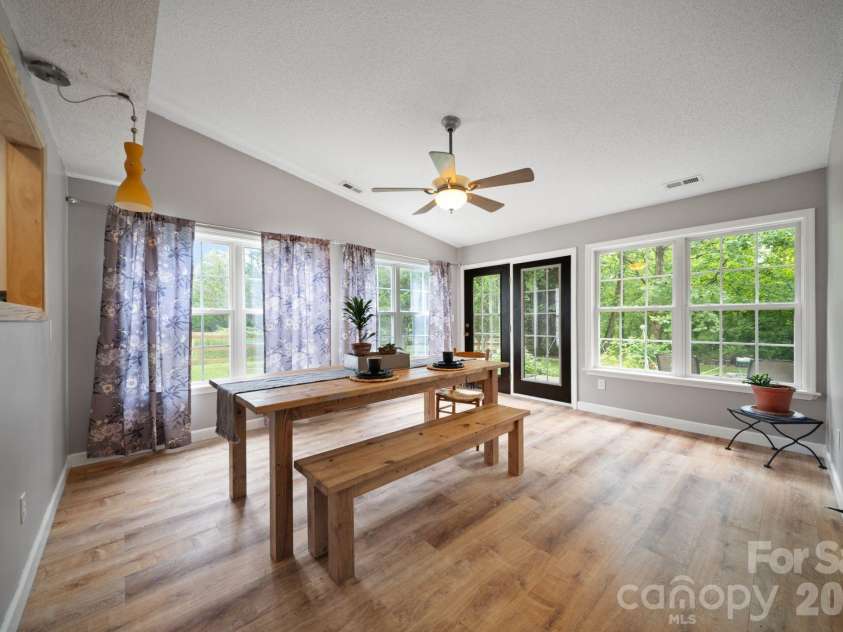 1040 Thorncrest Drive, Fletcher, NC 28732.  MLS# CAR4399278, YatesRealty ID 39684. 
