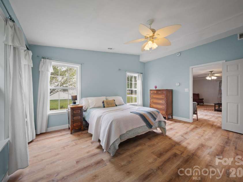 1040 Thorncrest Drive, Fletcher, NC 28732.  MLS# CAR4399278, YatesRealty ID 39684. 