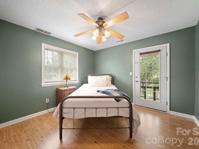 1040 Thorncrest Drive, Fletcher, NC 28732.  MLS# CAR4399278, YatesRealty ID 39684. 
