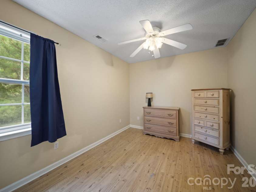 1040 Thorncrest Drive, Fletcher, NC 28732.  MLS# CAR4399278, YatesRealty ID 39684. 