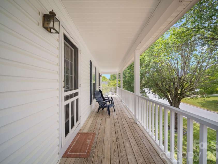 1040 Thorncrest Drive, Fletcher, NC 28732.  MLS# CAR4399278, YatesRealty ID 39684. 