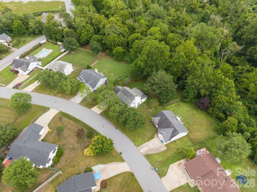 1040 Thorncrest Drive, Fletcher, NC 28732.  MLS# CAR4399278, YatesRealty ID 39684. 