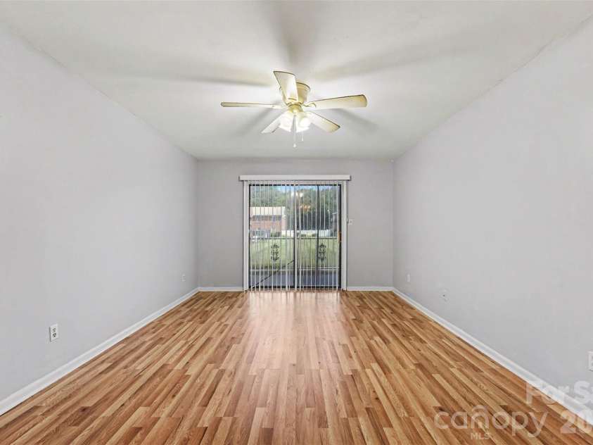 112 Briarcliff Drive, Kannapolis, NC 28081.  MLS# CAR4407191, YatesRealty ID 39686. 
