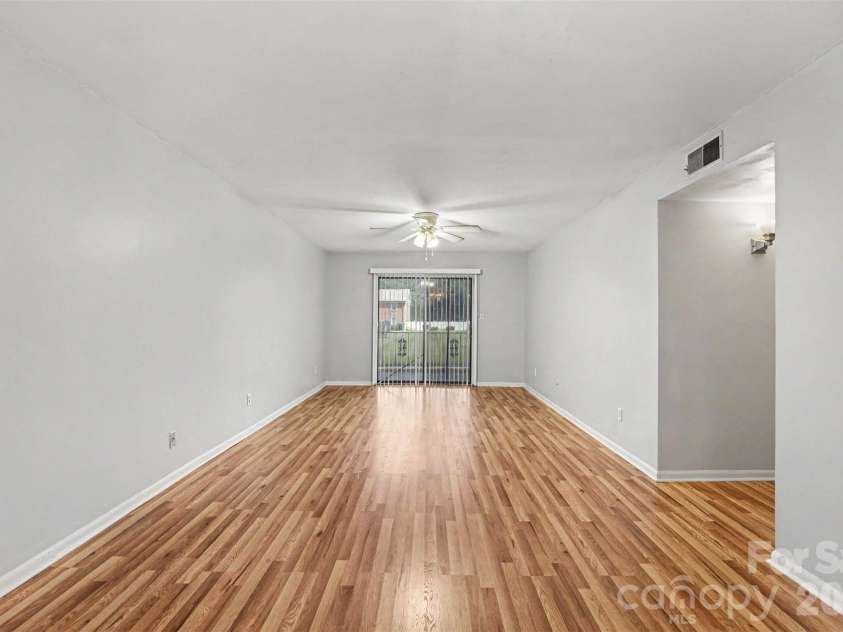 112 Briarcliff Drive, Kannapolis, NC 28081.  MLS# CAR4407191, YatesRealty ID 39686. 