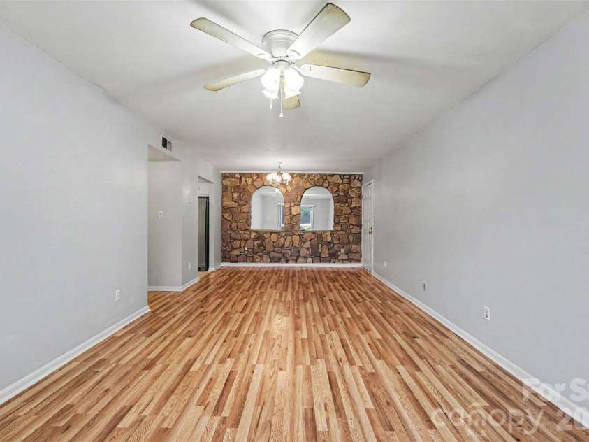 112 Briarcliff Drive, Kannapolis, NC 28081.  MLS# CAR4407191, YatesRealty ID 39686. 