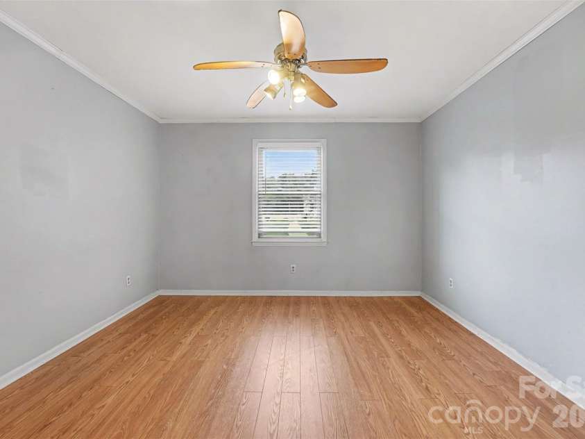 112 Briarcliff Drive, Kannapolis, NC 28081.  MLS# CAR4407191, YatesRealty ID 39686. 