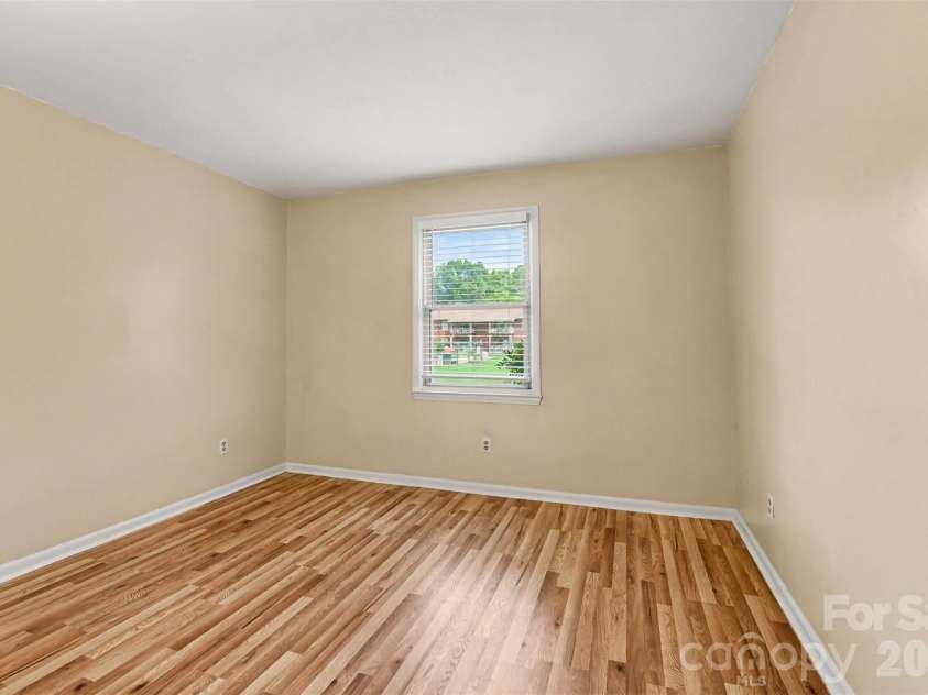 112 Briarcliff Drive, Kannapolis, NC 28081.  MLS# CAR4407191, YatesRealty ID 39686. 